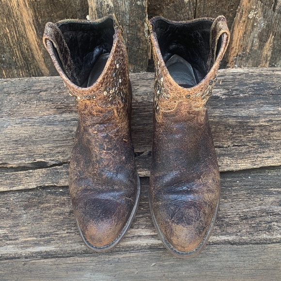 🤎🤍🖤Frye Deborah Studded Western Short Boots $598 Made in Spain 🇪🇸 - Picture 6 of 16